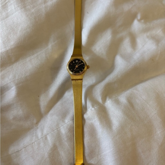 Benrus Accessories - Luxurious Vintage color Gold Women's Watch with Black Dial
